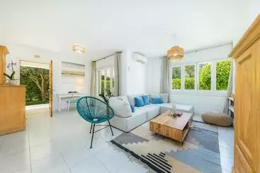 ツーリストアパートメント Sa Figuereta Beach