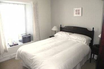 فندق Dunedin Guest House