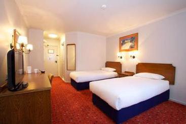 Отель Travelodge Keighley