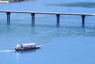 Nest West Garden Tosa