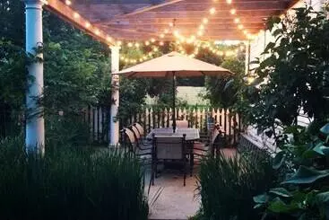 ホテル Fordham House