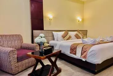 Hotel Tara Palace Resort And Spa
