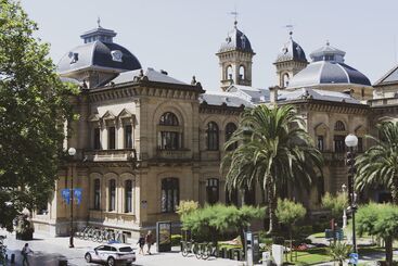 فندق Urban House Hostel