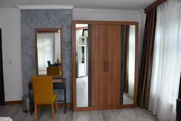 هتل Comfort Apartments By Livingdowntown