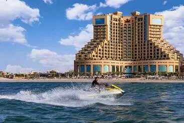 בית מלון כפרי Fairmont Ajman