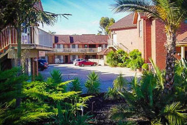 Hotel Monte Villa Motor Inn