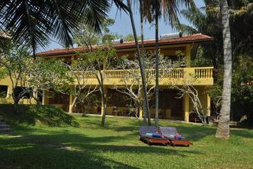 ホテル Muthumuni Ayurveda Beach Resort