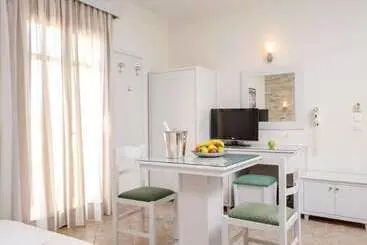 Plaka Hotel I