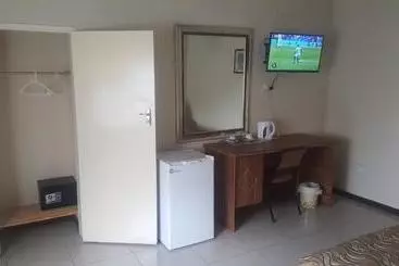 تختخواب و صبحانه Mosi O Tunya Executive Lodge