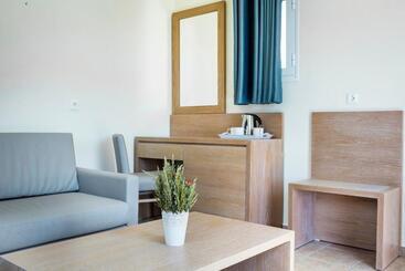 فندق Dionysos Village Resort