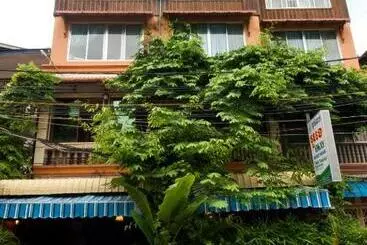 בית מלון כפרי Okay Guesthouse Phnom Penh