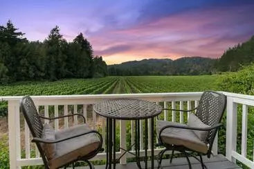 ホテル Melody Vineyard Cottage
