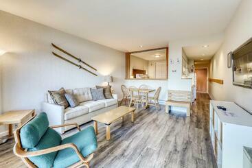 בית מלון כפרי Village Gate Unit 209