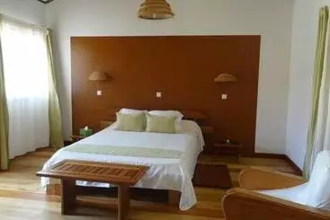 هتل Couleur Café