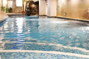 מלון כמוסות Capsule Inn Osaka