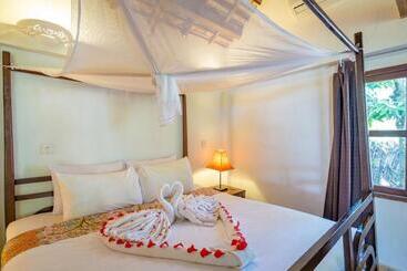 Отель Sambor Village