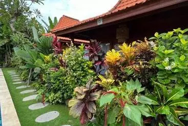 Pensão Rich Village