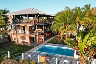 تختخواب و صبحانه Nosy Bay View