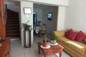 پانسیون Hostal Del Rosario La Serena