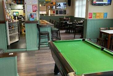 Общежитие Shakers Inn