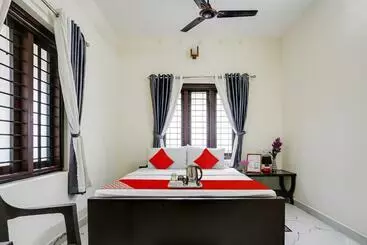 ホテル Oyo Flagship 70227 Vaishnavam Residency