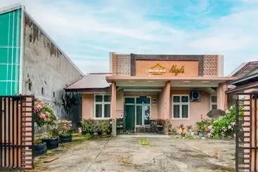 Hotel Spot On 91875 Nayla Homestay Syariah Near Koro Koro Panam, Karaoke, Pool, & Cafe