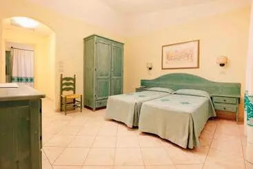 هتل آپارتمان Residence Con Piscina A Sos Alinos