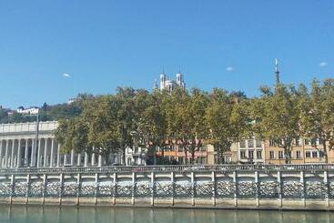 مبيت وإفطار Chambre De Charme Vieux Lyon