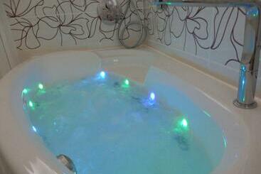 Bed and Breakfast Caprices De Plage Chambre Grand Lit Double Avec Balnéo Et Beau Balcon, Vue Panoramique, 300 Mètres P