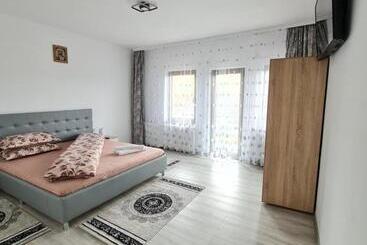 Agropensiunea Maya Andrei