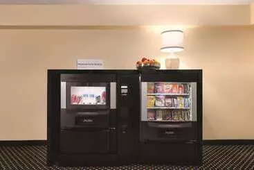 ホテル Embassy Suites By Hilton Chicago Naperville