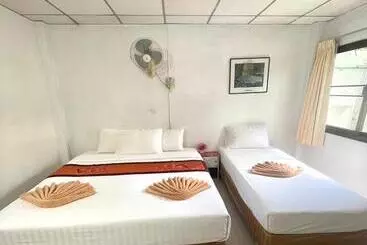 호텔 Jj Karon Beach