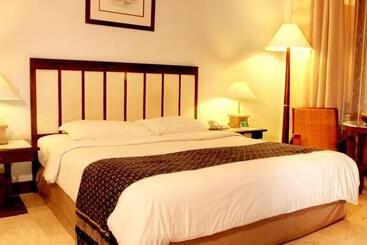 호텔 Laras Asri Resort & Spa