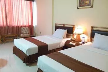 ホテル Merdeka Madiun