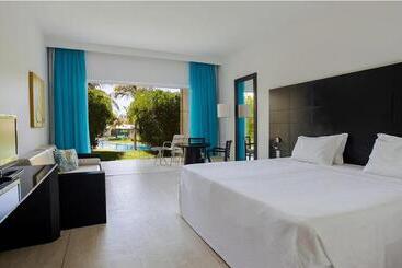 هتل Dom Pedro Laguna Beach Resort & Golf