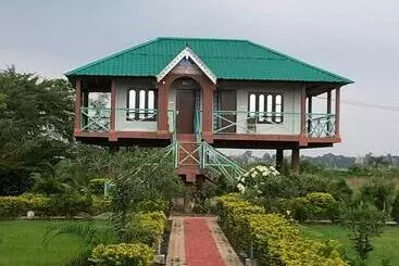 Paschim Damdim Resort By Stayapart