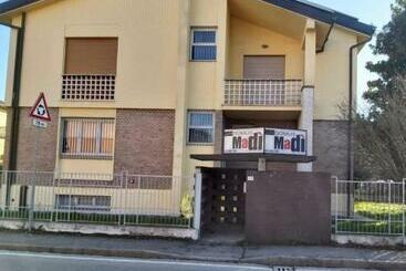 ベッドアンドブレックファースト Domus Madì