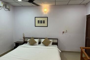 هتل The Aroma Resort