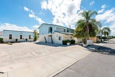 Seven Palms Hotel & Apartments