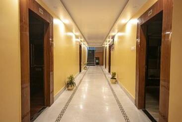 Hotel Aarohi