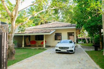 Pensionat Almayans Bungalow
