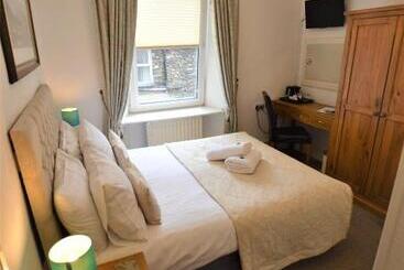 호텔 All Seasons Guest House