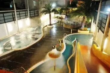 هتل Crownshine Resort