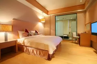 هتل Crownshine Resort