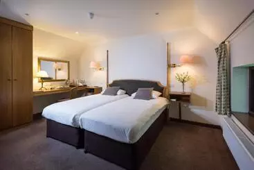 هتل روستایی Golden Lion