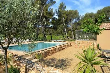 Aamiaismajoitus (B&B) Les Pieds Tanqués   Chambres D Hôtes   Calanque à Pieds