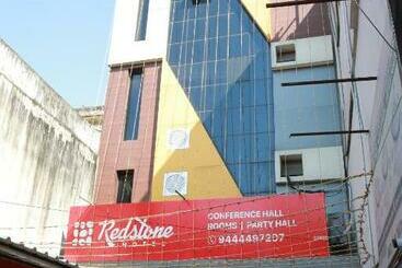 Redstone Hotel   Near Us Consulate Nungambakkam