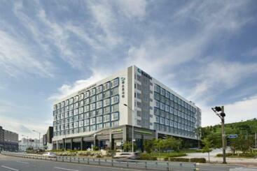 Yeosu Hotel First City