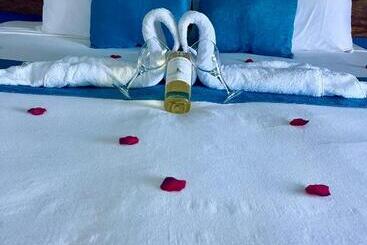 Szálloda Sand And Tan Beach