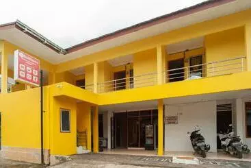 Hotel Reddoorz Syariah At Jalan Wayhitam Palembang